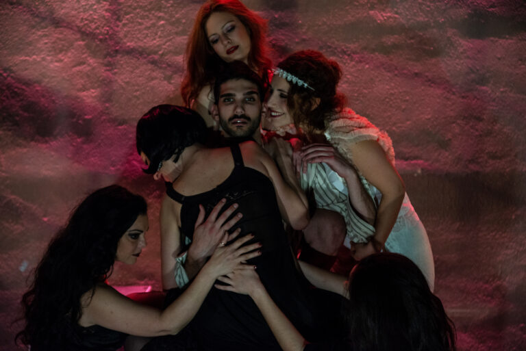 ΙΣΤΟΡΙΑ ΕΡΩΤΑ & ΑΝΑΡΧΙΑΣ